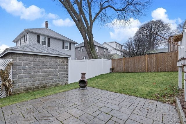 10 Grayson St, Boston, MA 02124