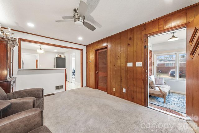 1708 Miles Court, Charlotte, NC 28216