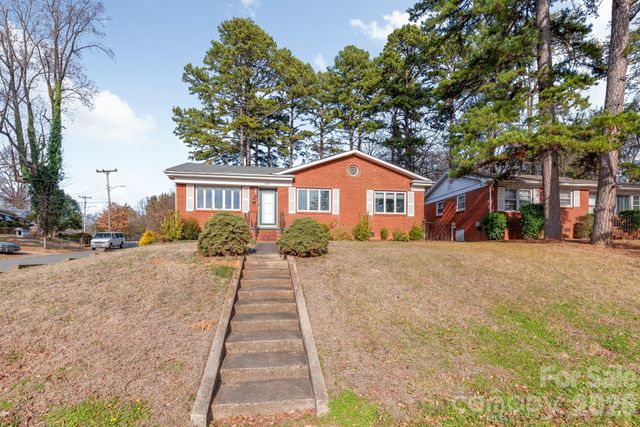 1708 Miles Court, Charlotte, NC 28216