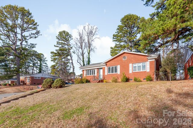 1708 Miles Court, Charlotte, NC 28216