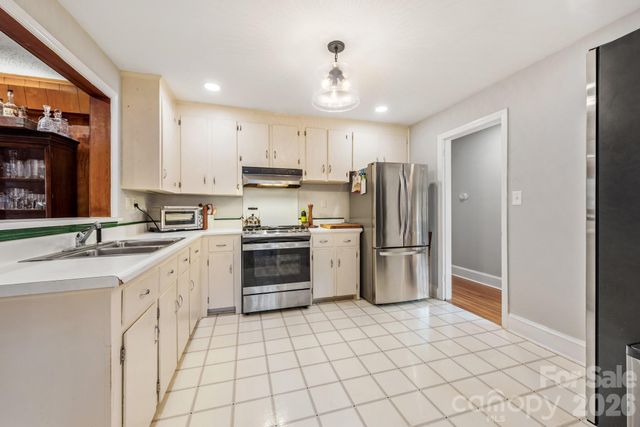 1708 Miles Court, Charlotte, NC 28216