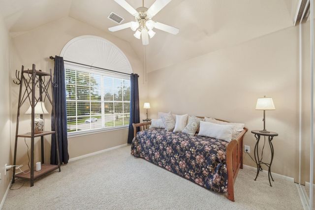 74 E Lakeridge Drive, The Woodlands, TX 77381