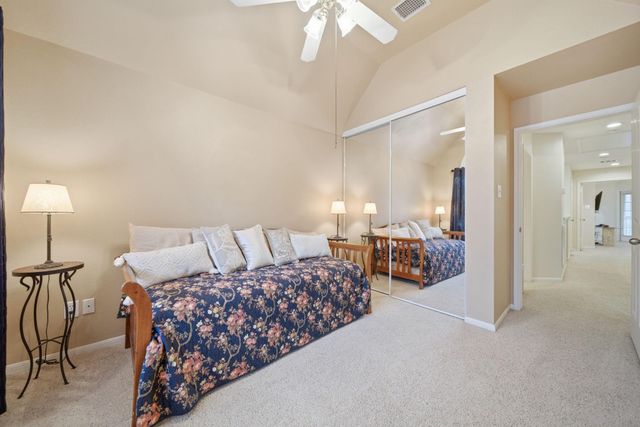 74 E Lakeridge Drive, The Woodlands, TX 77381