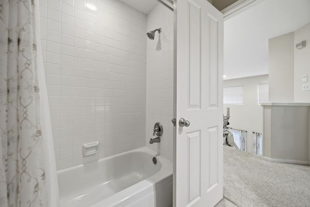 74 E Lakeridge Drive, The Woodlands, TX 77381