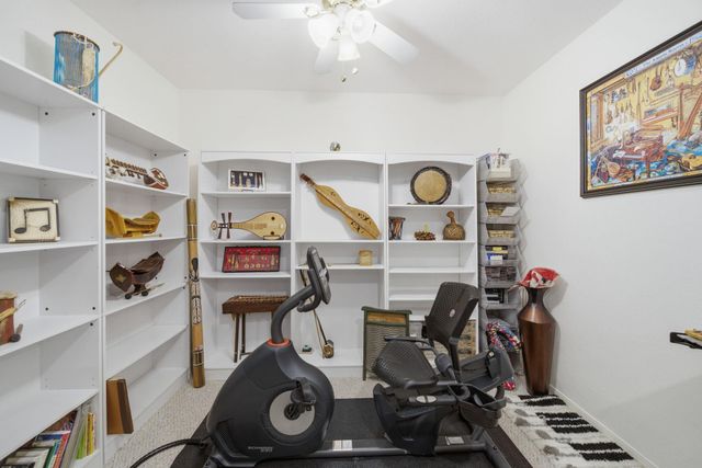 74 E Lakeridge Drive, The Woodlands, TX 77381