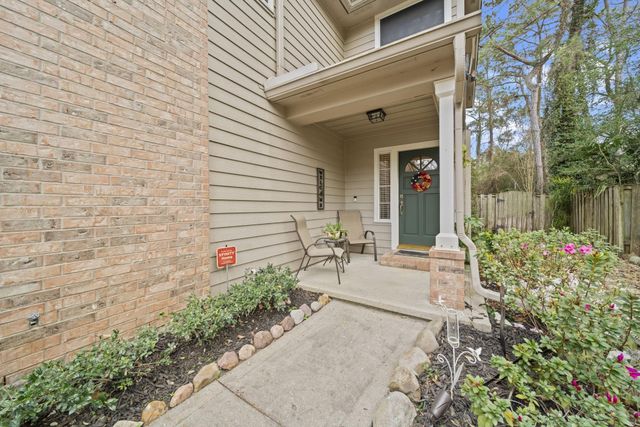 74 E Lakeridge Drive, The Woodlands, TX 77381