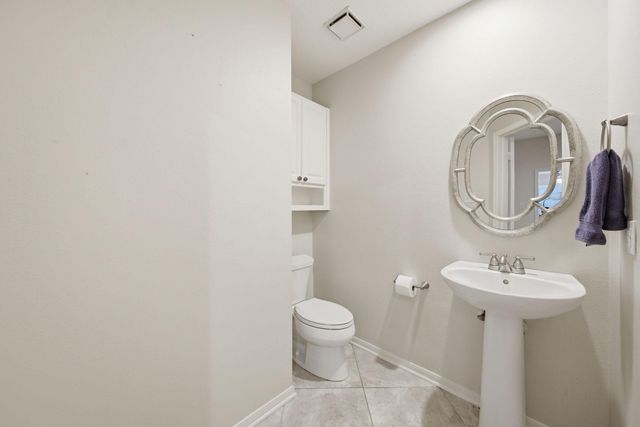 74 E Lakeridge Drive, The Woodlands, TX 77381