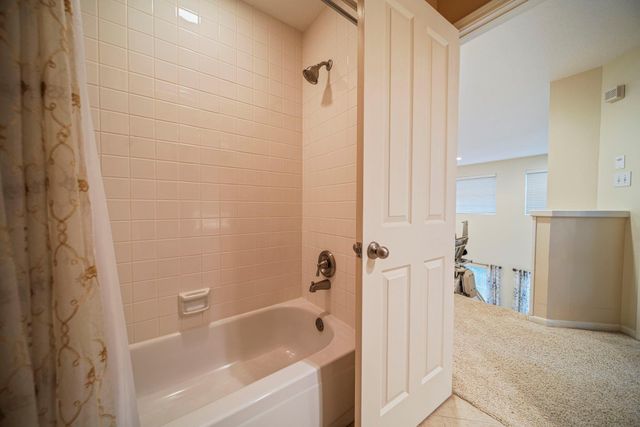 74 E Lakeridge Drive, The Woodlands, TX 77381