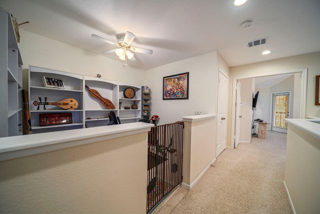 74 E Lakeridge Drive, The Woodlands, TX 77381