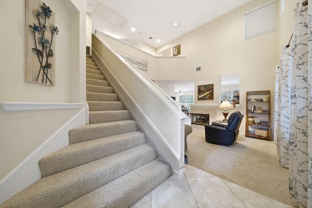 74 E Lakeridge Drive, The Woodlands, TX 77381