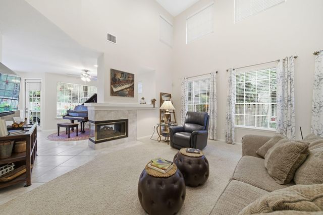 74 E Lakeridge Drive, The Woodlands, TX 77381