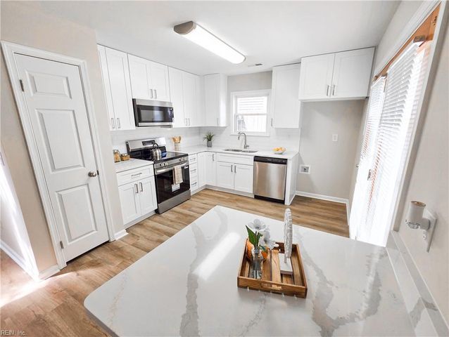 1188 Lord Dunmore DR, Virginia Beach, VA 23464