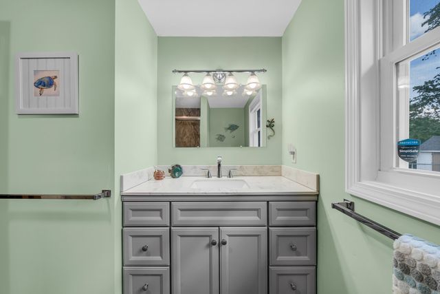 17 Willey Street, Rochester, NH 03867