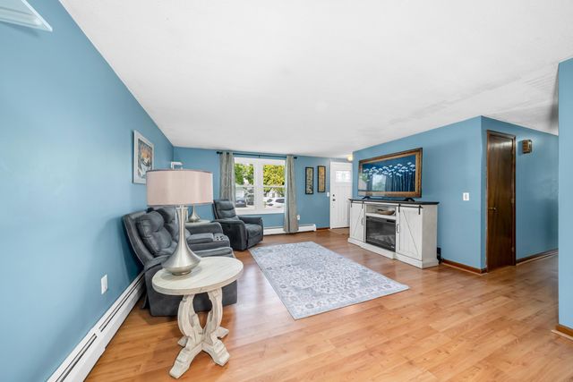 17 Willey Street, Rochester, NH 03867