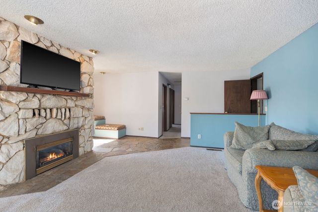 11524 36th Street E, Edgewood, WA 98372