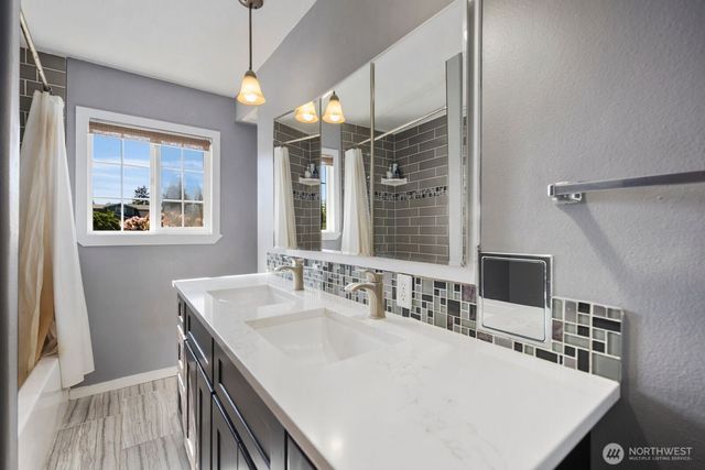11524 36th Street E, Edgewood, WA 98372
