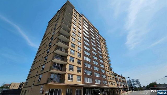 201 Bridge Plaza 9G, Fort Lee, NJ 07024