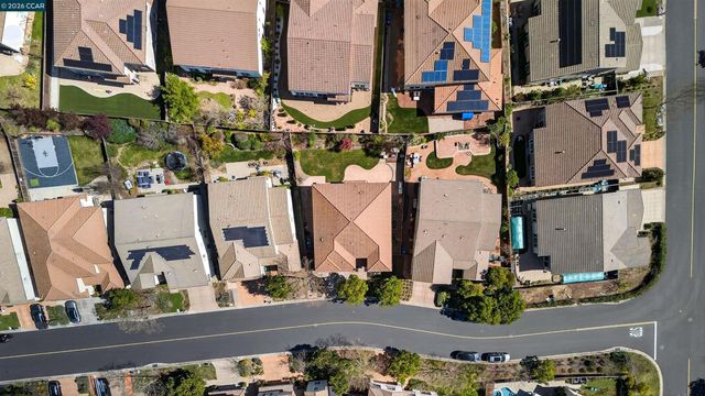 6 Tullach Pl, Hayward, CA 94542