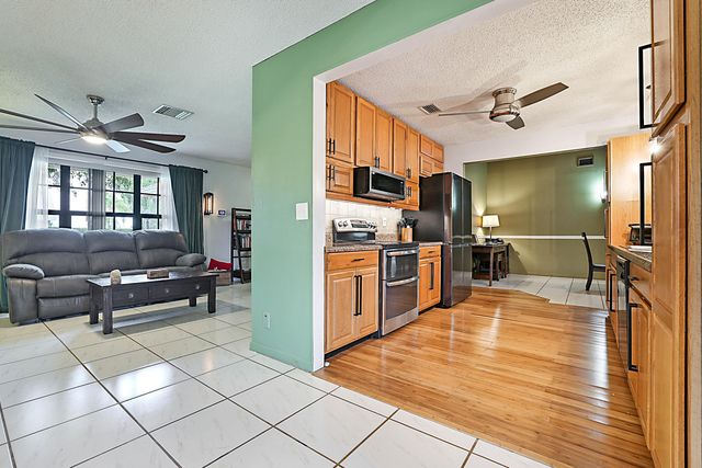 8272 Blue Cypress Drive, Lake Worth, FL 33467