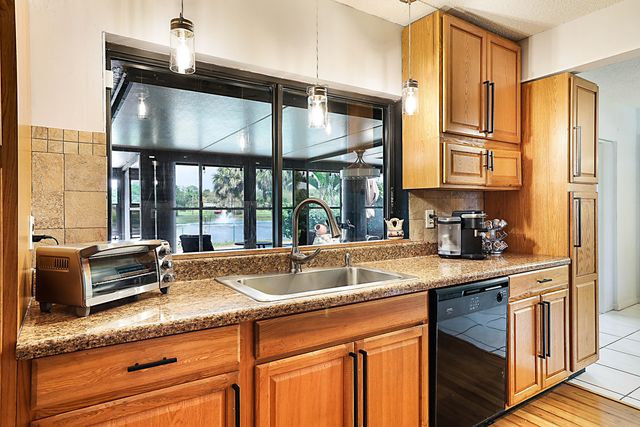 8272 Blue Cypress Drive, Lake Worth, FL 33467