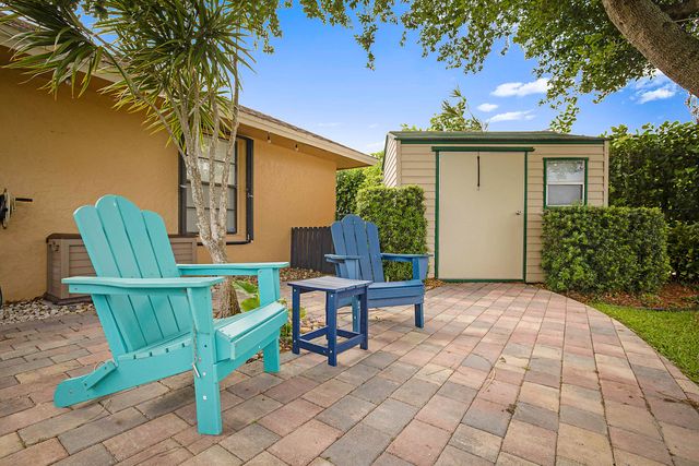 8272 Blue Cypress Drive, Lake Worth, FL 33467