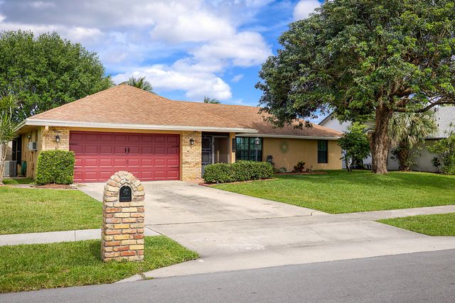 8272 Blue Cypress Drive, Lake Worth, FL 33467