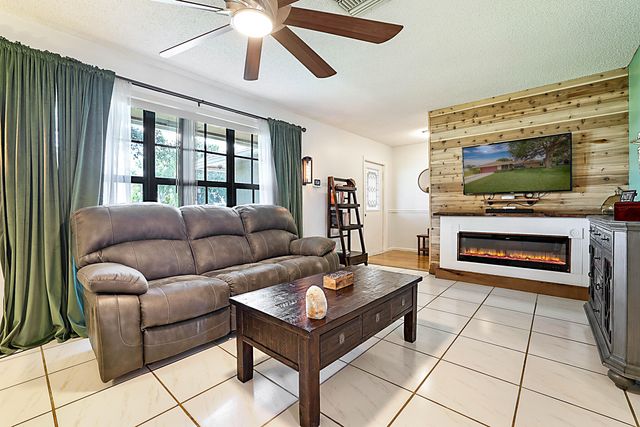 8272 Blue Cypress Drive, Lake Worth, FL 33467