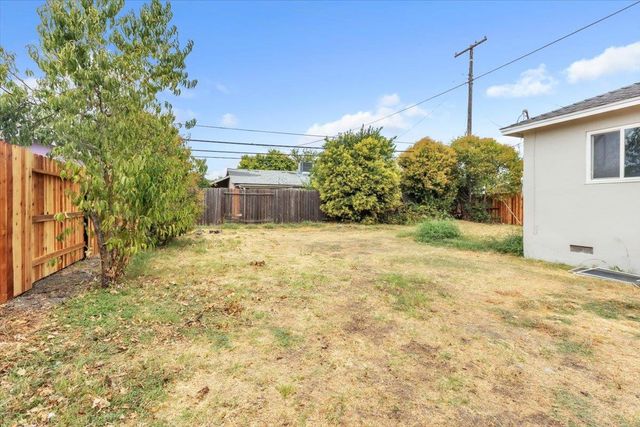 7656 Lytle St, Sacramento, CA 95832