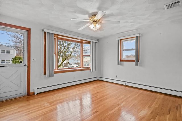 14 Maxfield Avenue, East Providence, RI 02914