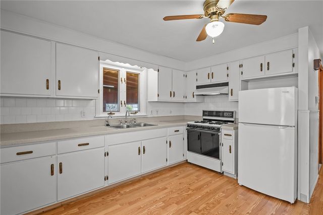 14 Maxfield Avenue, East Providence, RI 02914