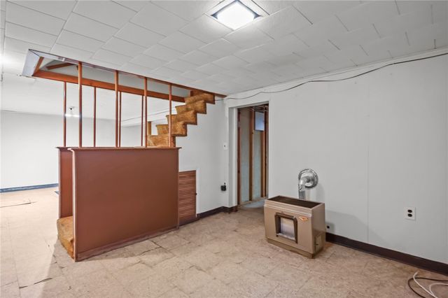 14 Maxfield Avenue, East Providence, RI 02914