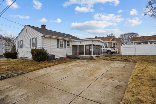 14 Maxfield Avenue, East Providence, RI 02914