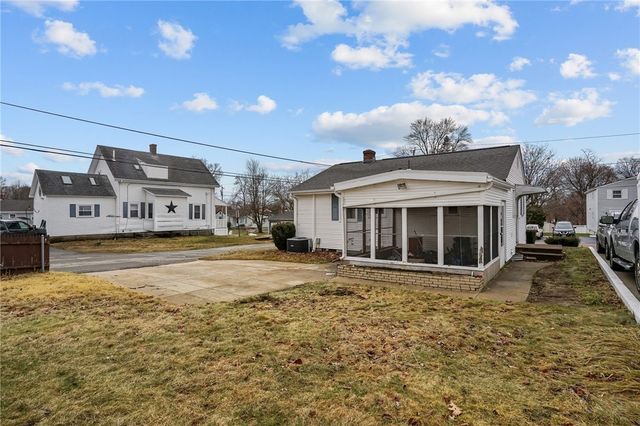 14 Maxfield Avenue, East Providence, RI 02914