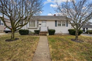 14 Maxfield Avenue, East Providence, RI 02914