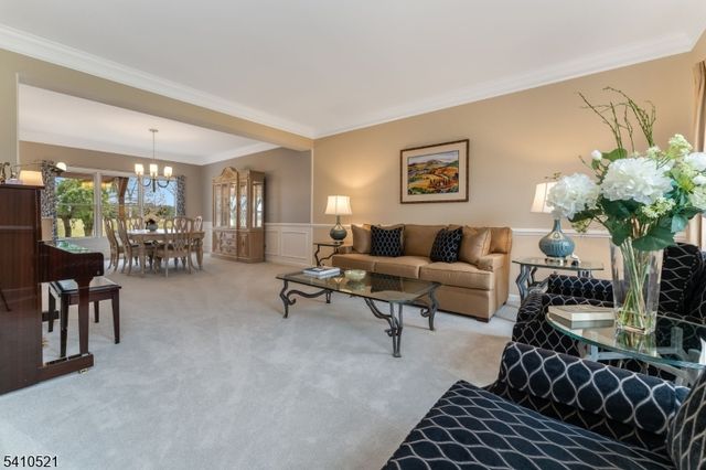 11 Messenger Ln, Raritan Twp., NJ 08551
