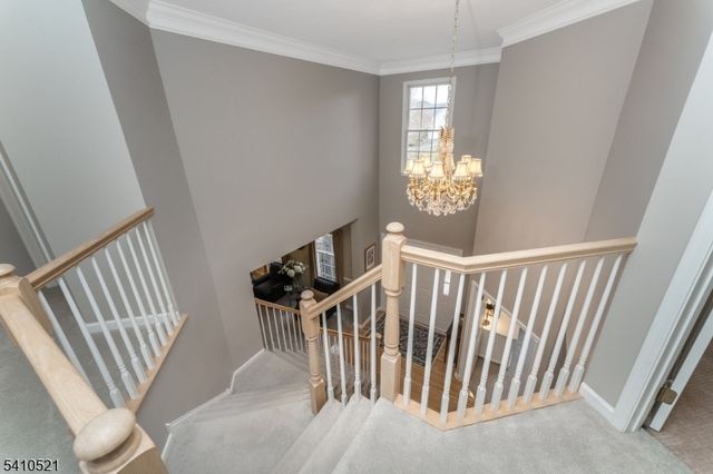 11 Messenger Ln, Raritan Twp., NJ 08551