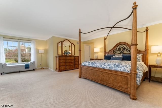 11 Messenger Ln, Raritan Twp., NJ 08551