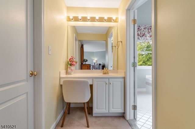 11 Messenger Ln, Raritan Twp., NJ 08551