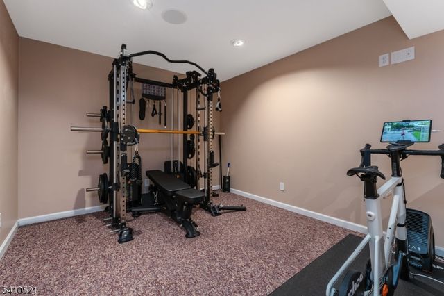 11 Messenger Ln, Raritan Twp., NJ 08551