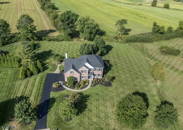 11 Messenger Ln, Raritan Twp., NJ 08551