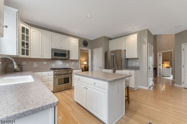 11 Messenger Ln, Raritan Twp., NJ 08551