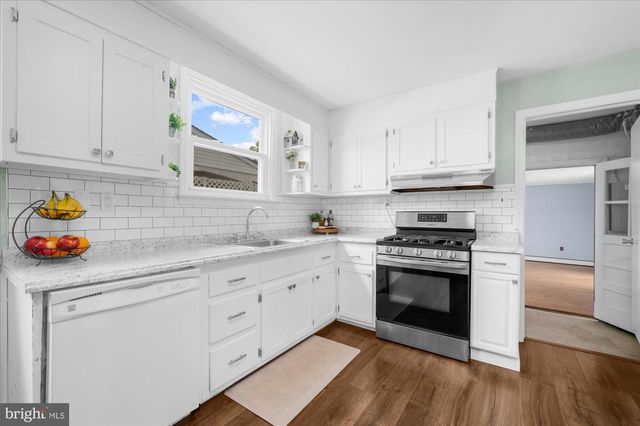 103 LAWNTON RD, Norristown, PA 19401