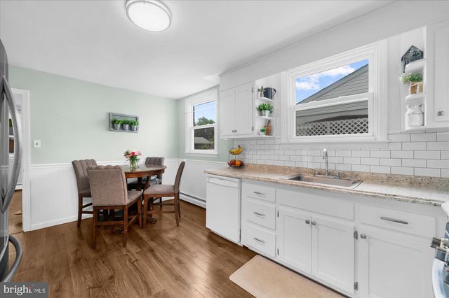 103 LAWNTON RD, Norristown, PA 19401