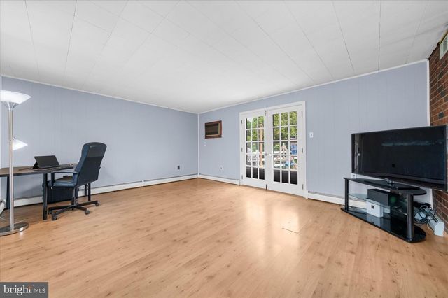 103 LAWNTON RD, Norristown, PA 19401