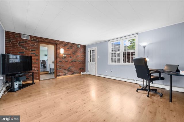 103 LAWNTON RD, Norristown, PA 19401