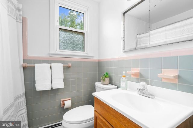 103 LAWNTON RD, Norristown, PA 19401