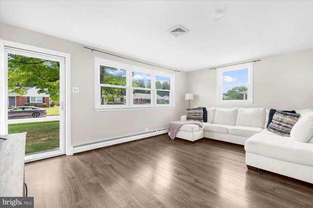 103 LAWNTON RD, Norristown, PA 19401