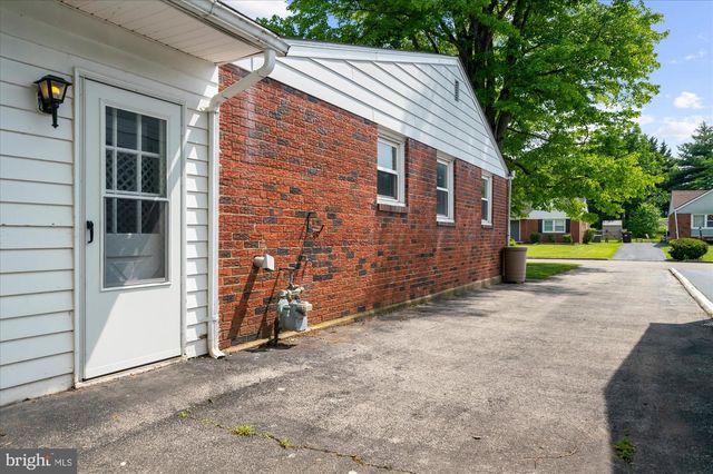 103 LAWNTON RD, Norristown, PA 19401