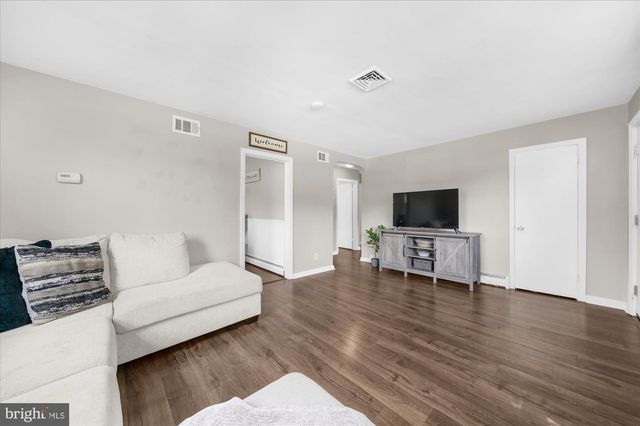 103 LAWNTON RD, Norristown, PA 19401
