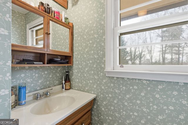 820 Collier Road, Toccoa, GA 30577